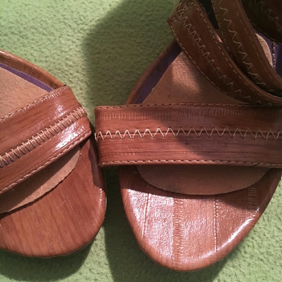 Heels - Picture 3 of 4